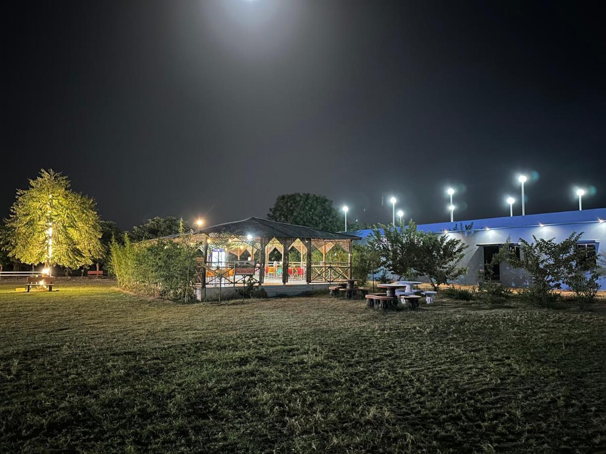 Modhera Sunrise Resort - Tents Bhungas Jungle Restaurants & Candlelight Dining Kalri ภายนอก รูปภาพ