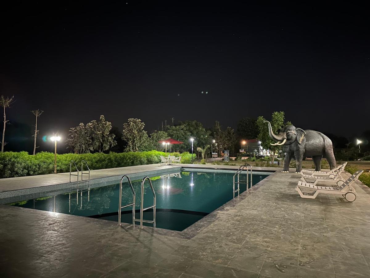 Modhera Sunrise Resort - Tents Bhungas Jungle Restaurants & Candlelight Dining Kalri ภายนอก รูปภาพ