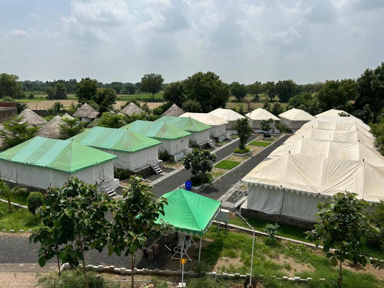 Modhera Sunrise Resort - Tents Bhungas Jungle Restaurants & Candlelight Dining Kalri ภายนอก รูปภาพ