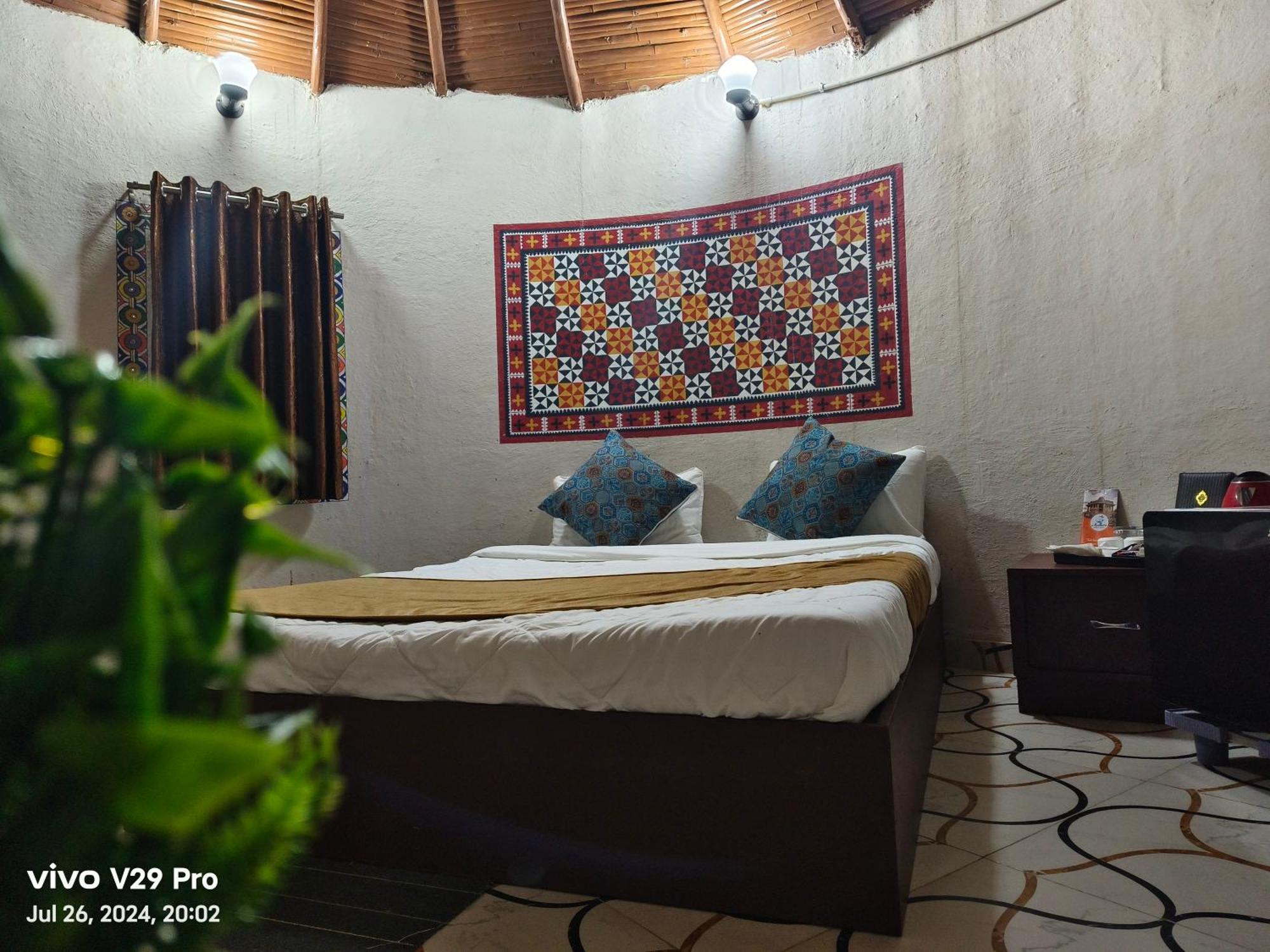 Modhera Sunrise Resort - Tents Bhungas Jungle Restaurants & Candlelight Dining Kalri ภายนอก รูปภาพ