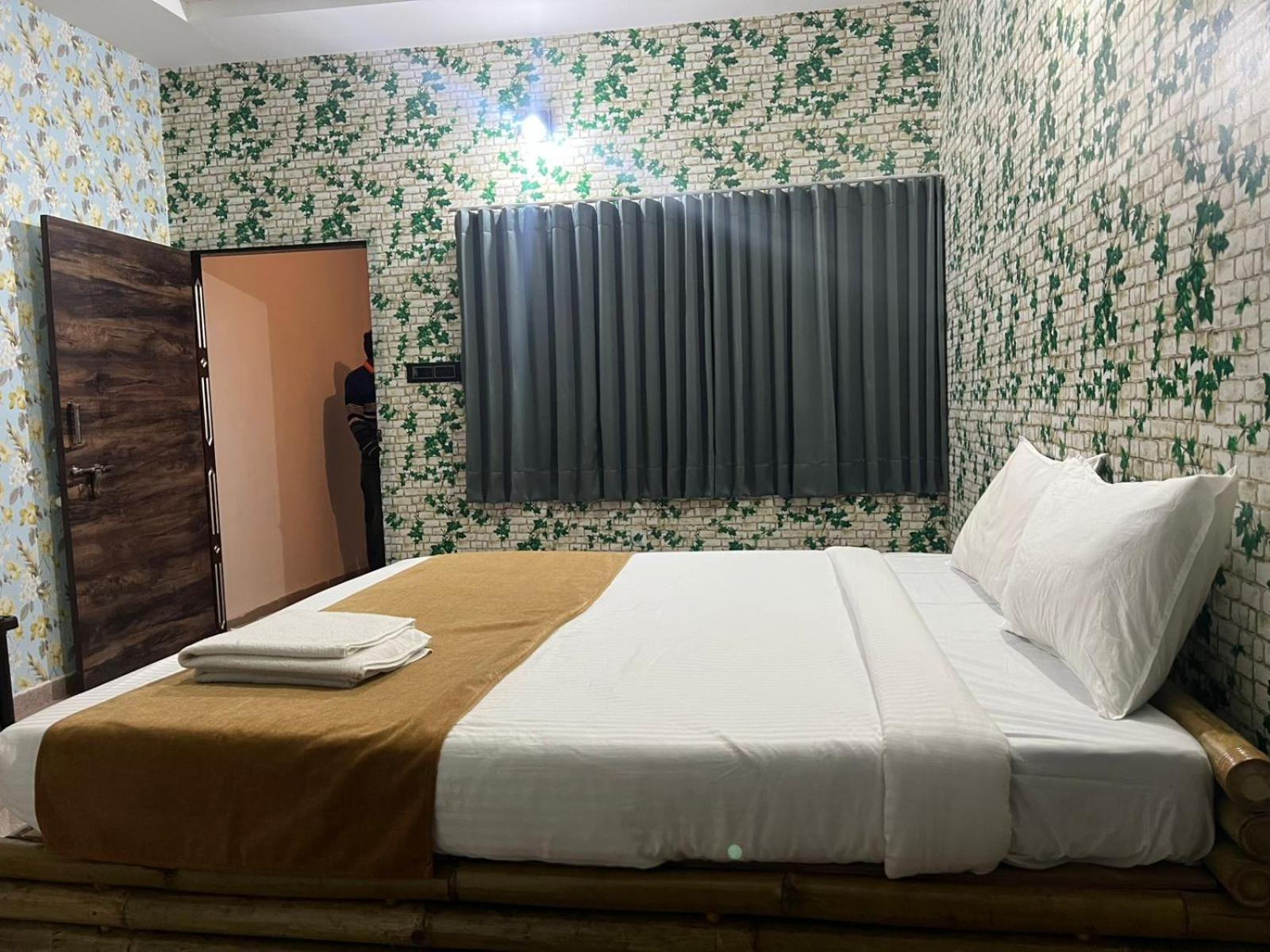 Modhera Sunrise Resort - Tents Bhungas Jungle Restaurants & Candlelight Dining Kalri ภายนอก รูปภาพ